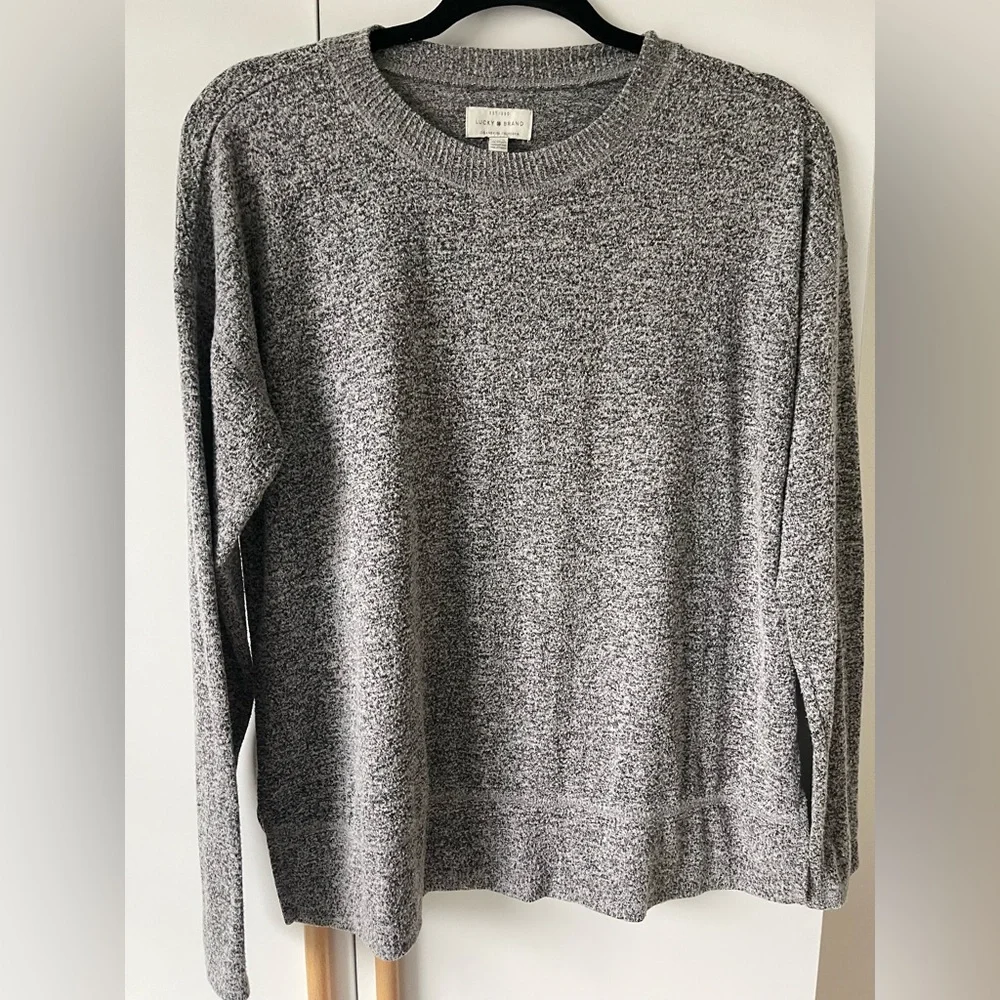 Lucky Brand women’s knit pullover. Very soft and comfy. Size‎ S/P. Gently worn.
